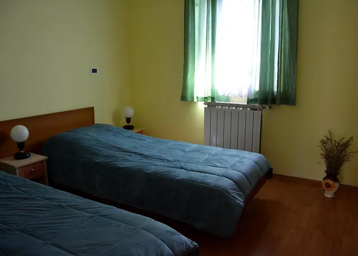 Apartments Mira