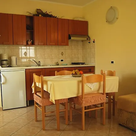 Apartments Mira Tar-Vabriga Exterior photo